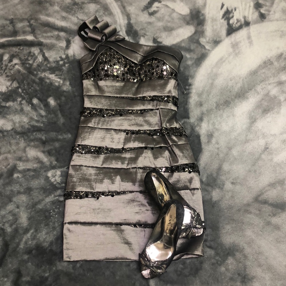 BETSY & ADAM COCKTAIL DRESS